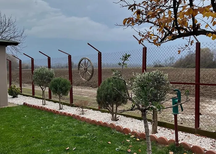 Vakantiehuis Ξύλινη Φωλιά - Wooden Nest Tríkala